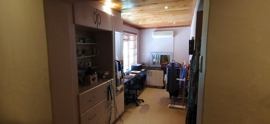 4 Bedroom Property for Sale in Bothasrus Eastern Cape